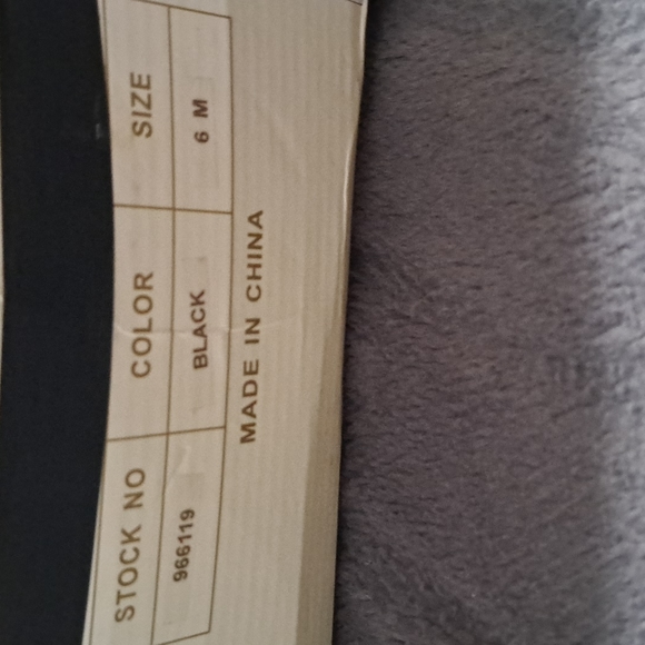 Brand new black suede mariah carey knee high boots ..gold bottoms size 6.. - Picture 5 of 5